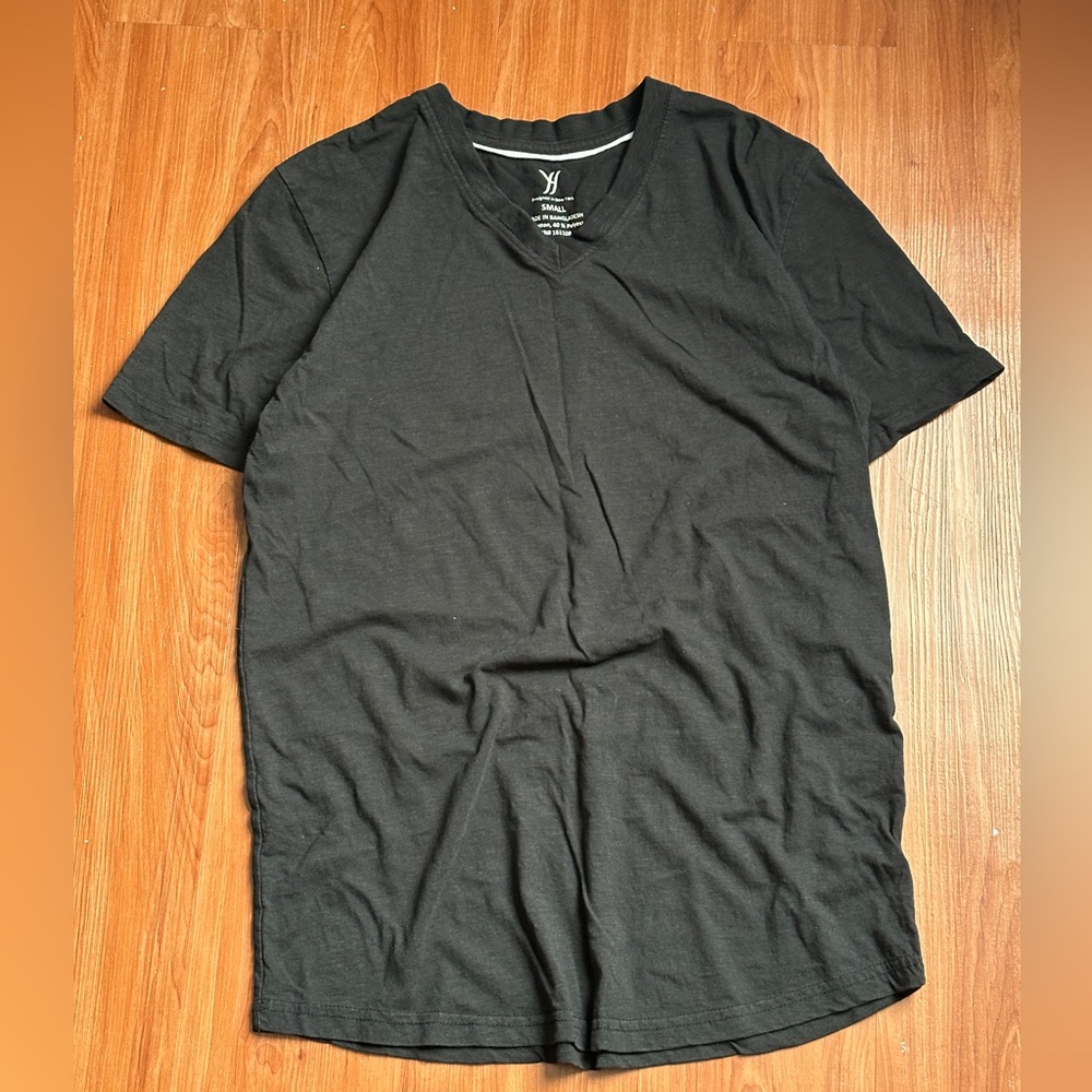 Stay fresh and fearless in this classic black streetwear—.